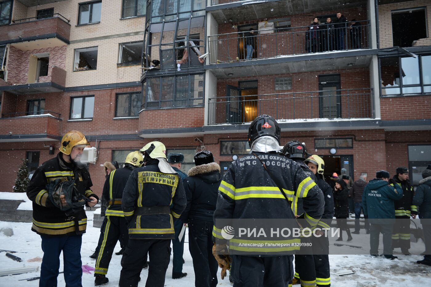 Взрыв в многоэтажном доме в Санкт-Петербурге