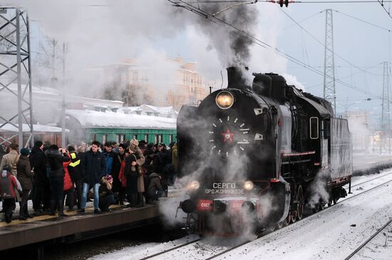 75-я годовщина прибытия в Ленинград первого после прорыва блокады поезда