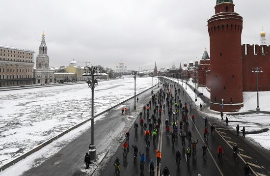 Третий зимний московский велопарад