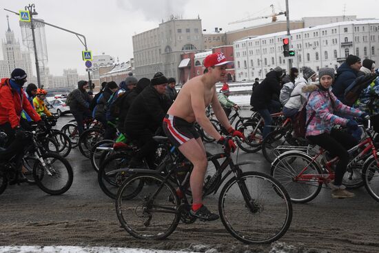 Третий зимний московский велопарад