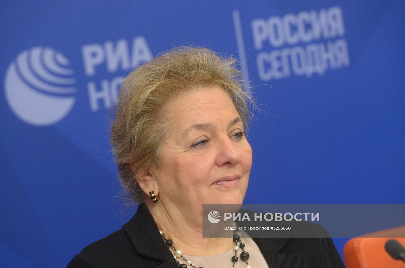 П/к, посвященная XVI Международному фестивалю кинематографических дебютов "Дух огня".