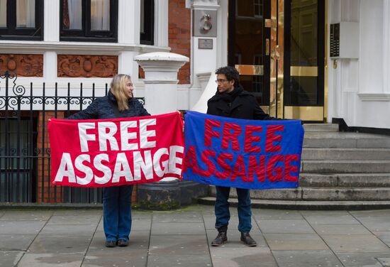 Акция в поддержку сооснователя WikiLeaks Д. Ассанжа в Лондоне