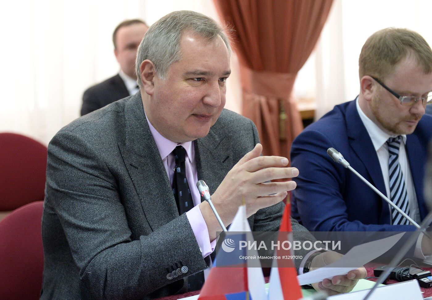 Вице-премьер РФ Д. Рогозин провел заседание межправкомиссии по сотрудничеству РФ с Бельгией и Люксембургом