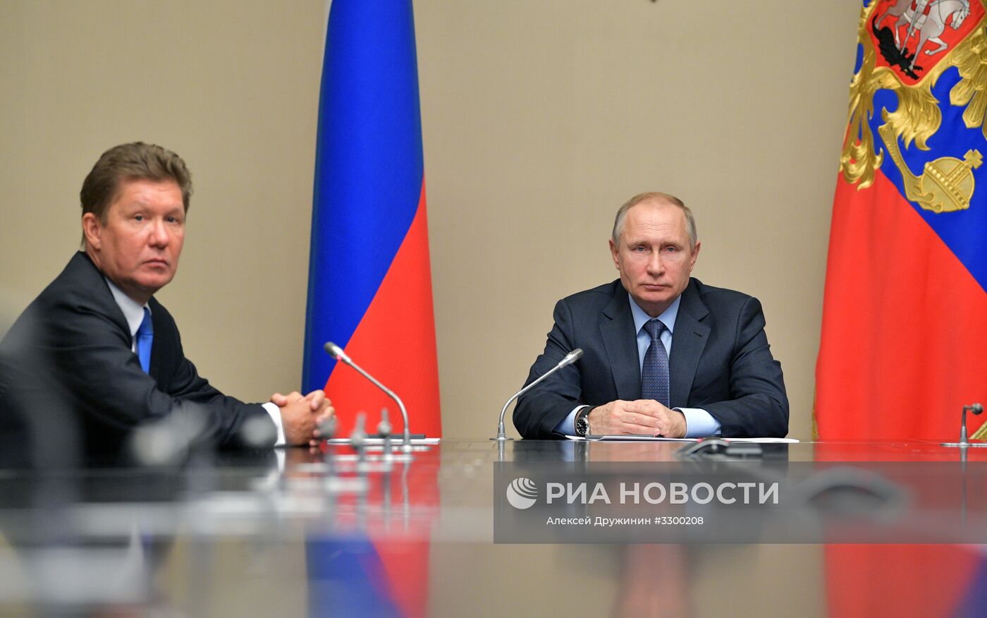Президент РФ В. Путин провел телемост в Ново-Огарево