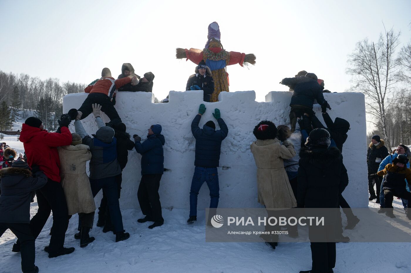 Празднование Масленицы в Новосибирске