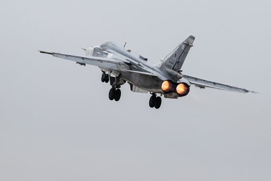 Лётно-тактические учения морской авиации в Ейске
