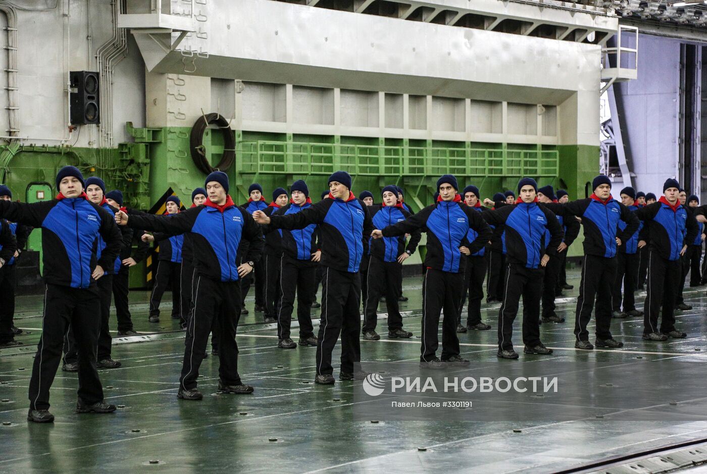 Тяжелый авианесущий крейсер Северного флота "Адмирал Кузнецов"