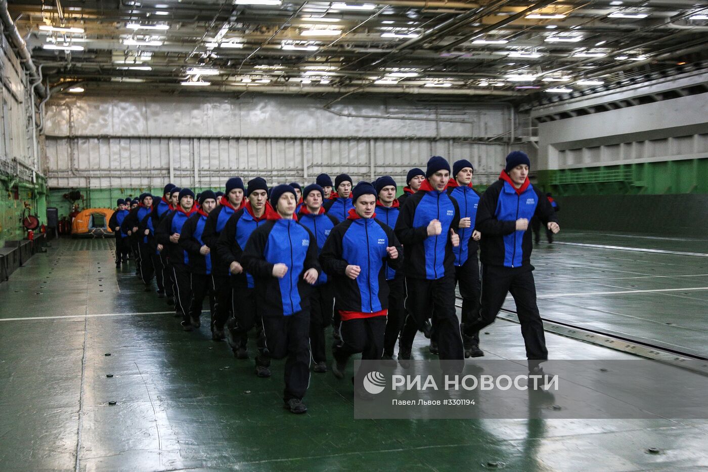 Тяжелый авианесущий крейсер Северного флота "Адмирал Кузнецов"