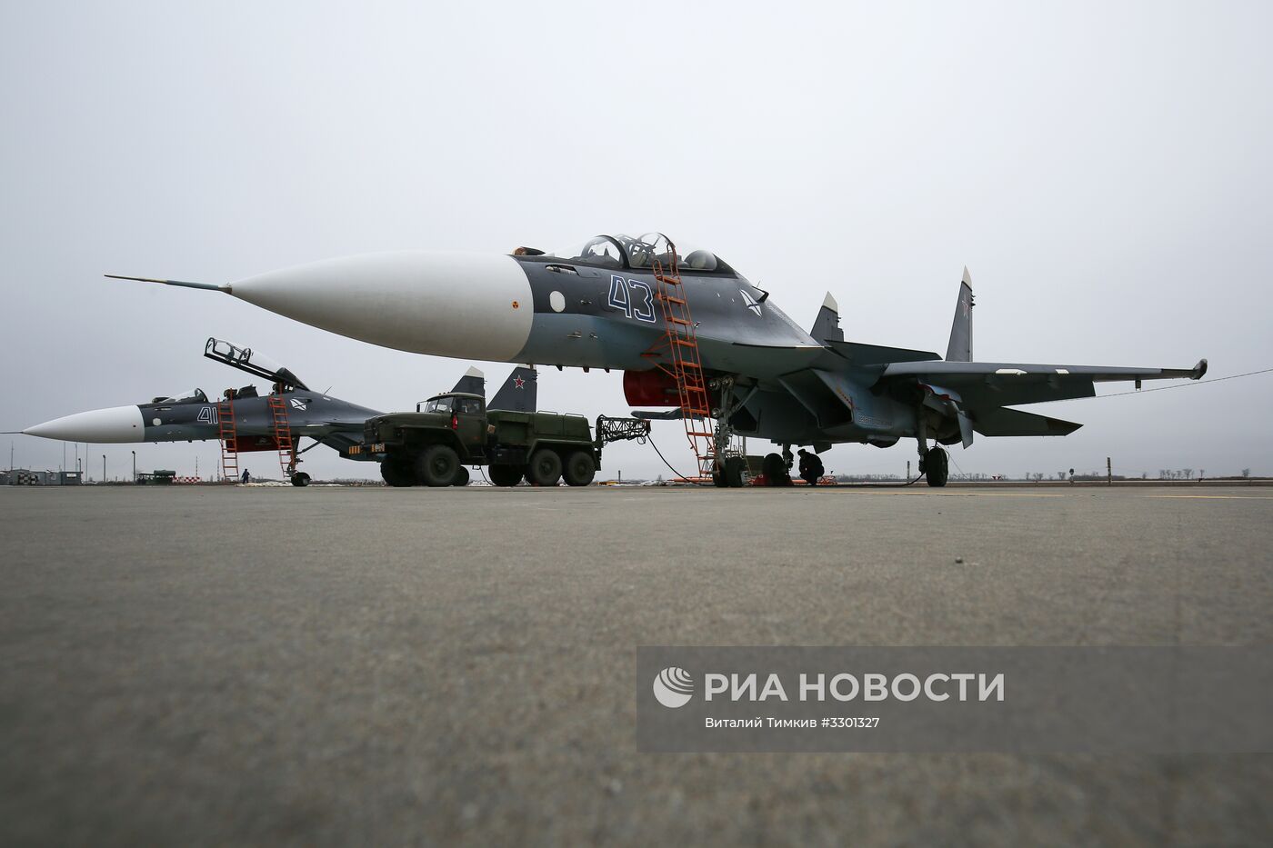 Лётно-тактические учения морской авиации в Ейске