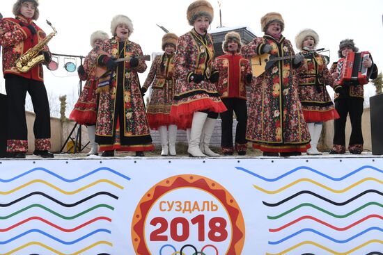 Празднование масленицы в Суздале