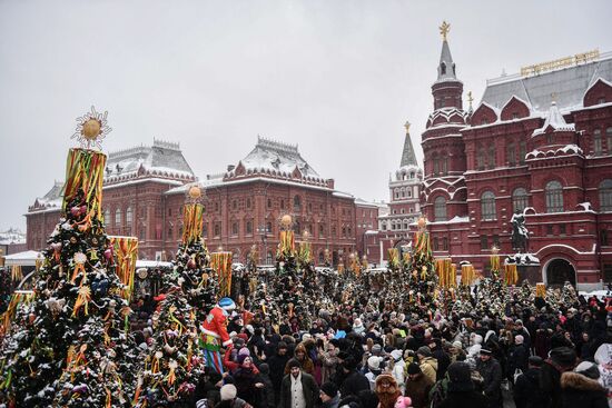 Празднование Масленицы в Москве