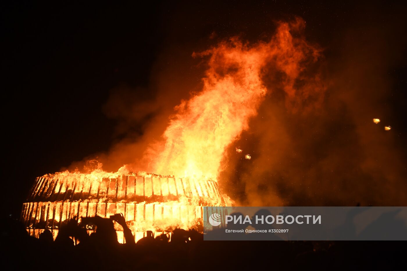 Празднование Масленицы в Москве