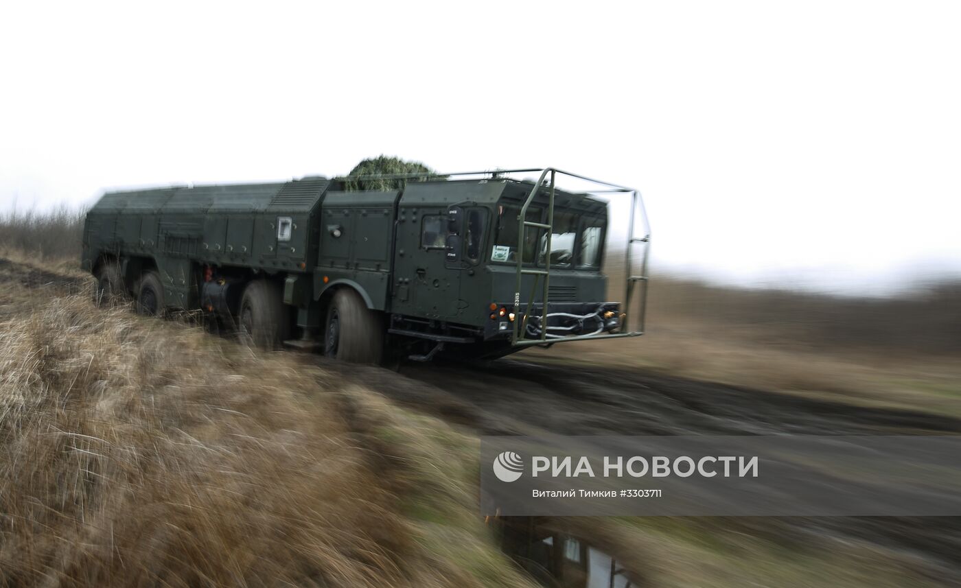 Учения расчетов ракетного комплекса "Искандер-М" в Краснодарском крае