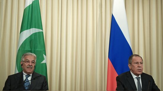 Встреча глав МИД РФ и Пакистана С. Лаврова и Х. Асифа