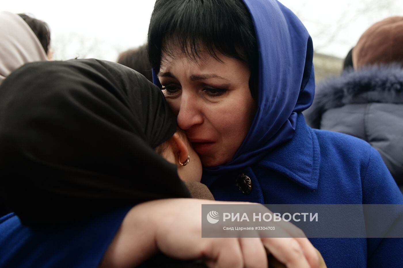 Прощание с погибшими при стрельбе у Свято-Георгиевского храма в Кизляре