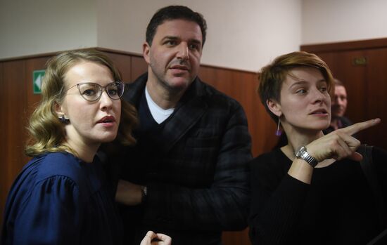 Рассмотрение жалобы на продление домашнего ареста К. Серебренникова