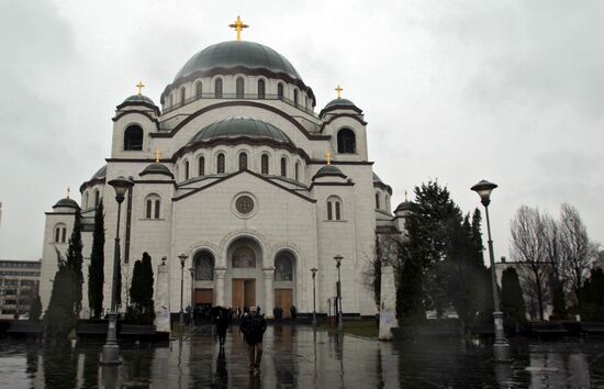 Церемония передачи Сербской православной церкви мозаичного убранства главного купола Храма Святого Саввы в Белграде