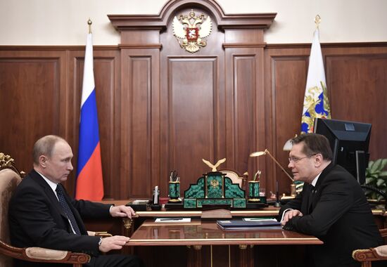 Президент РФ В. Путин встретился с главой госкорпорации "Росатом" А. Лихачевым