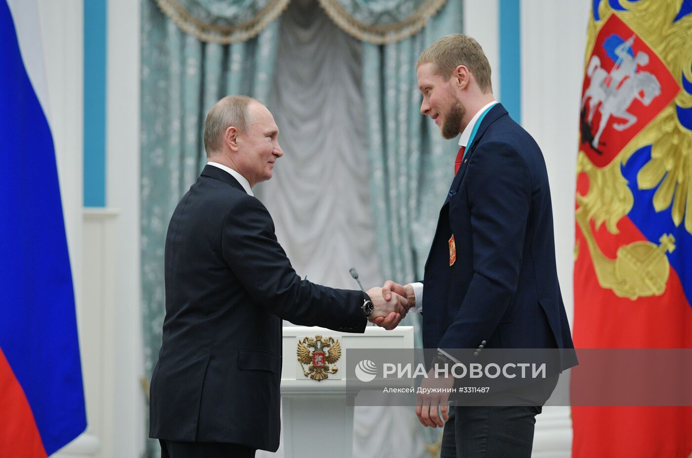 Президент РФ В. Путин вручил госнаграды призерам и победителям XXIII зимних Олимпийских игр