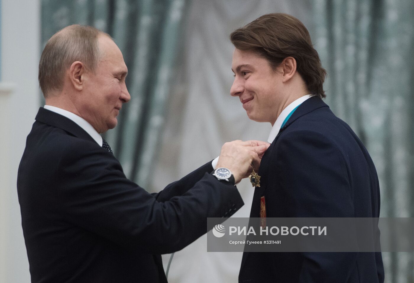 Президент РФ В. Путин вручил госнаграды призерам и победителям XXIII зимних Олимпийских игр