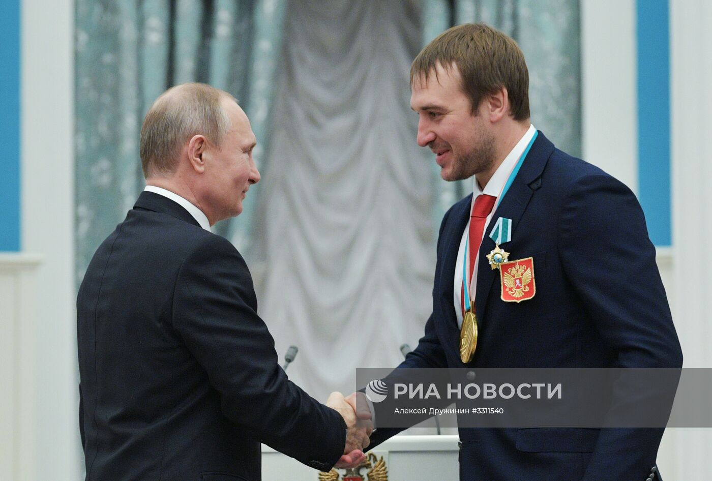 Президент РФ В. Путин вручил госнаграды призерам и победителям XXIII зимних Олимпийских игр