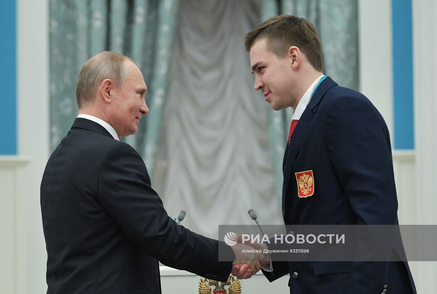 Президент РФ В. Путин вручил госнаграды призерам и победителям XXIII зимних Олимпийских игр