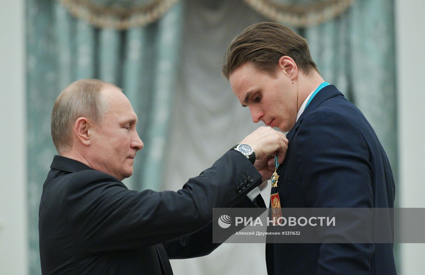 Президент РФ В. Путин вручил госнаграды призерам и победителям XXIII зимних Олимпийских игр