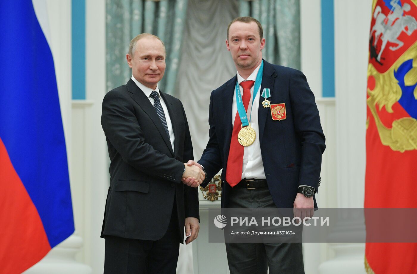 Президент РФ В. Путин вручил госнаграды призерам и победителям XXIII зимних Олимпийских игр