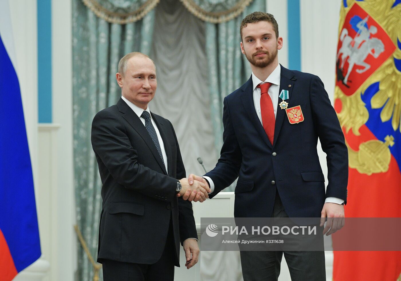 Президент РФ В. Путин вручил госнаграды призерам и победителям XXIII зимних Олимпийских игр