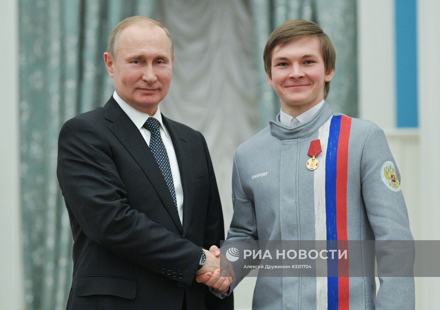 Президент РФ В. Путин вручил госнаграды призерам и победителям XXIII зимних Олимпийских игр