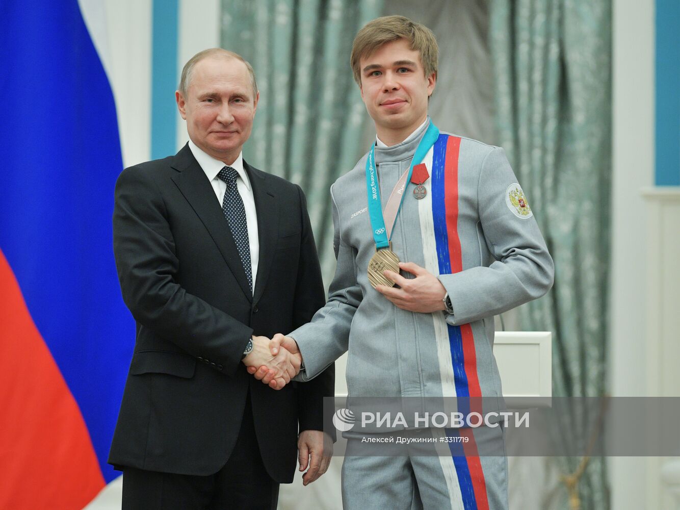 Президент РФ В. Путин вручил госнаграды призерам и победителям XXIII зимних Олимпийских игр