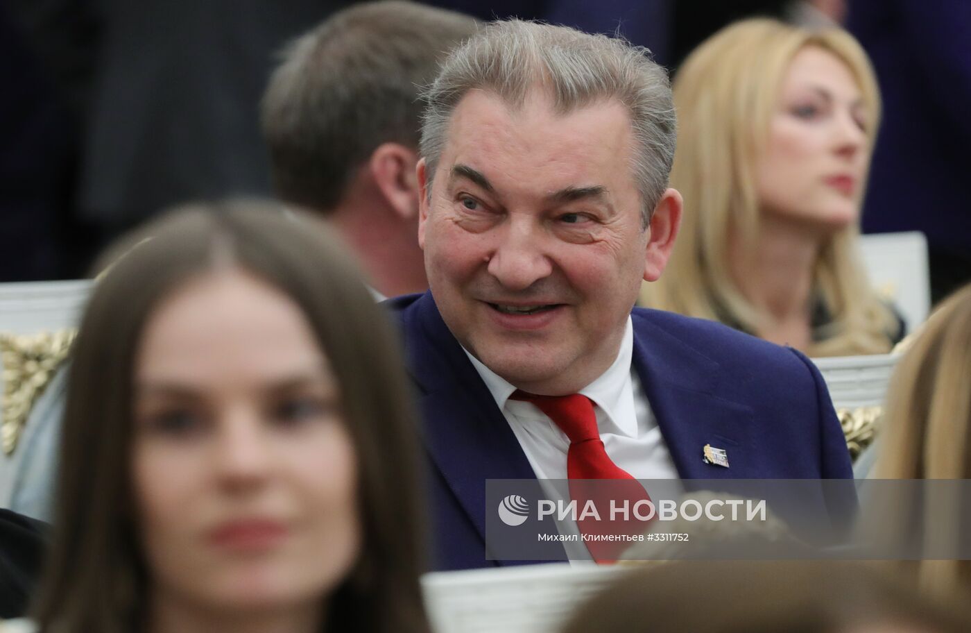 Президент РФ В. Путин вручил госнаграды призерам и победителям XXIII зимних Олимпийских игр