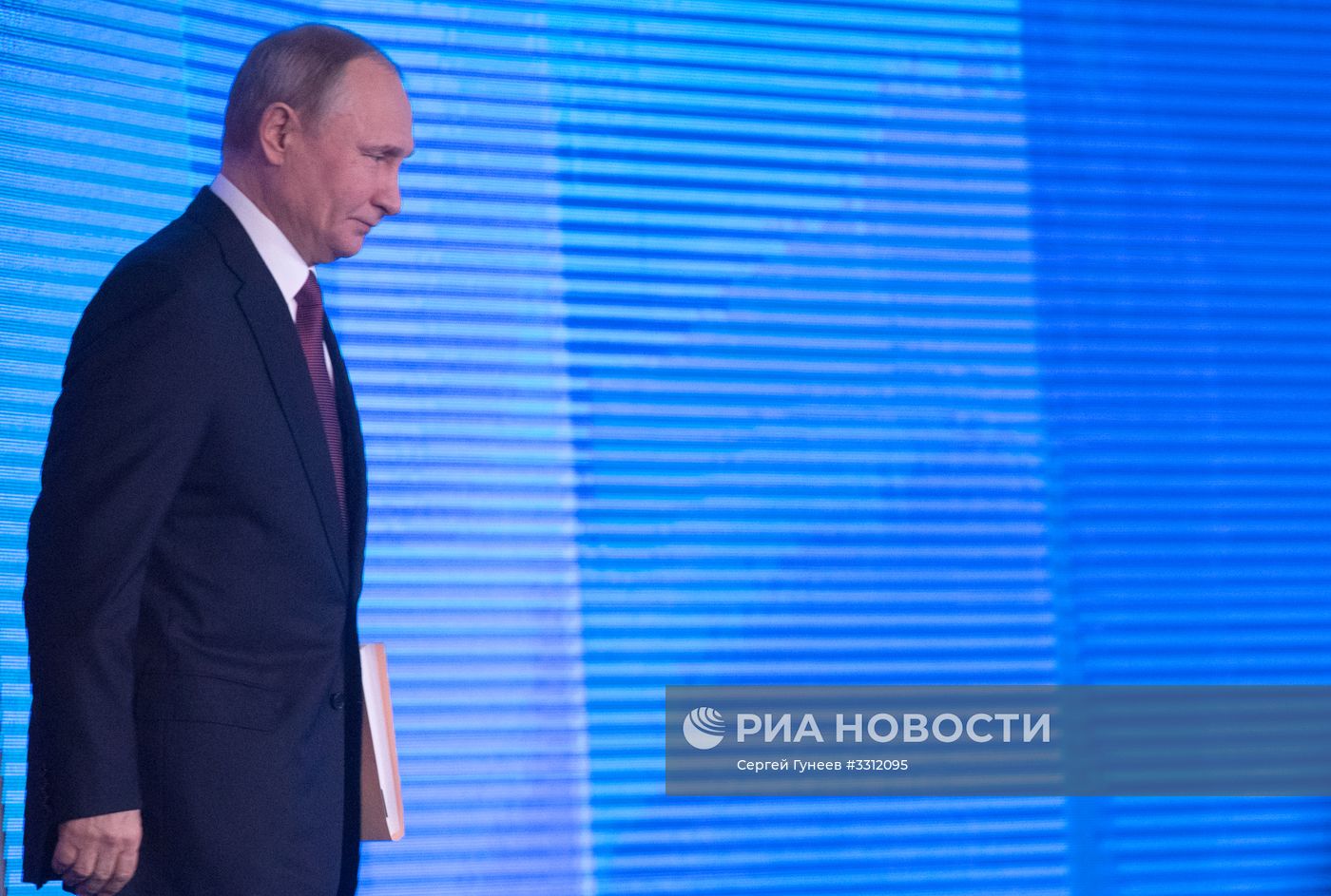 Ежегодное послание президента РФ В. Путина Федеральному Собранию