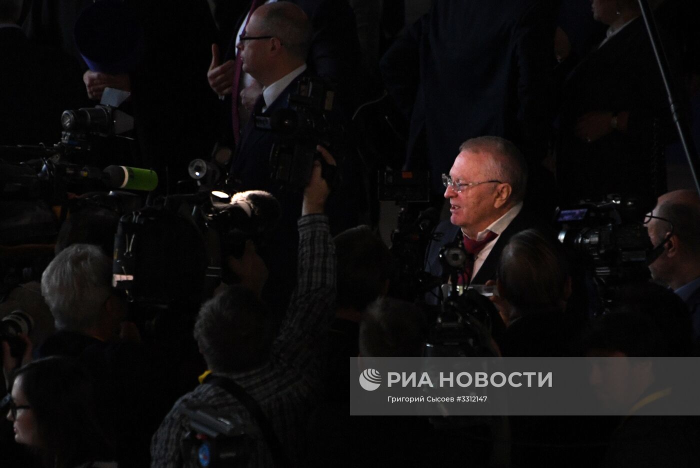 Ежегодное послание президента РФ В. Путина Федеральному Собранию