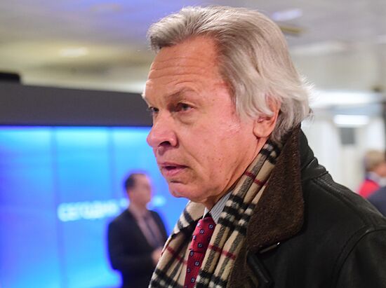 Ежегодное послание президента РФ В. Путина Федеральному Собранию