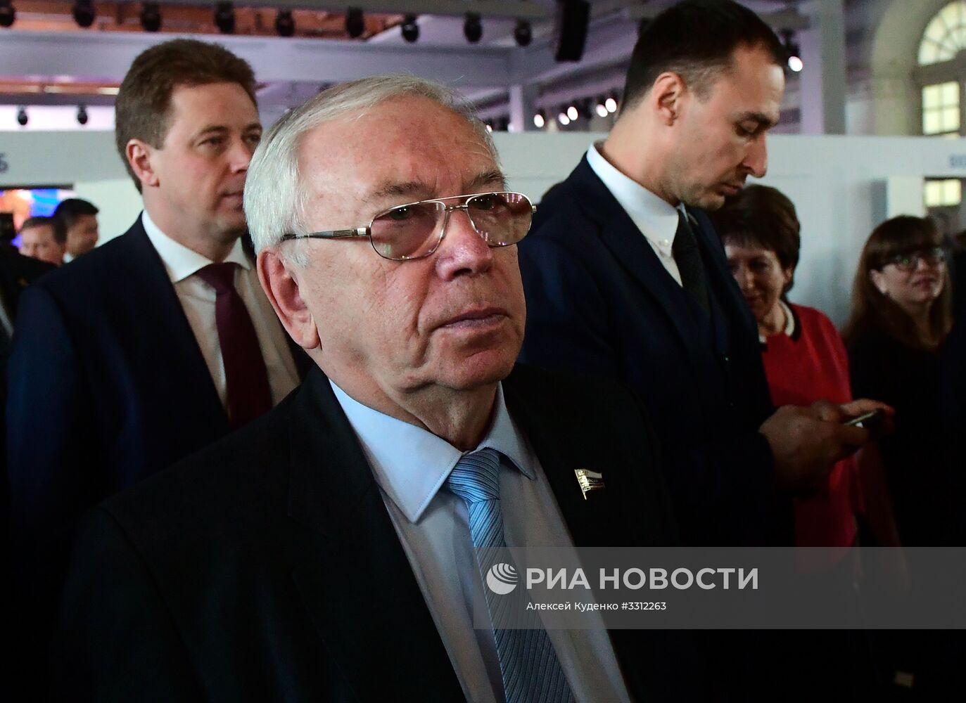 Ежегодное послание президента РФ В. Путина Федеральному Собранию