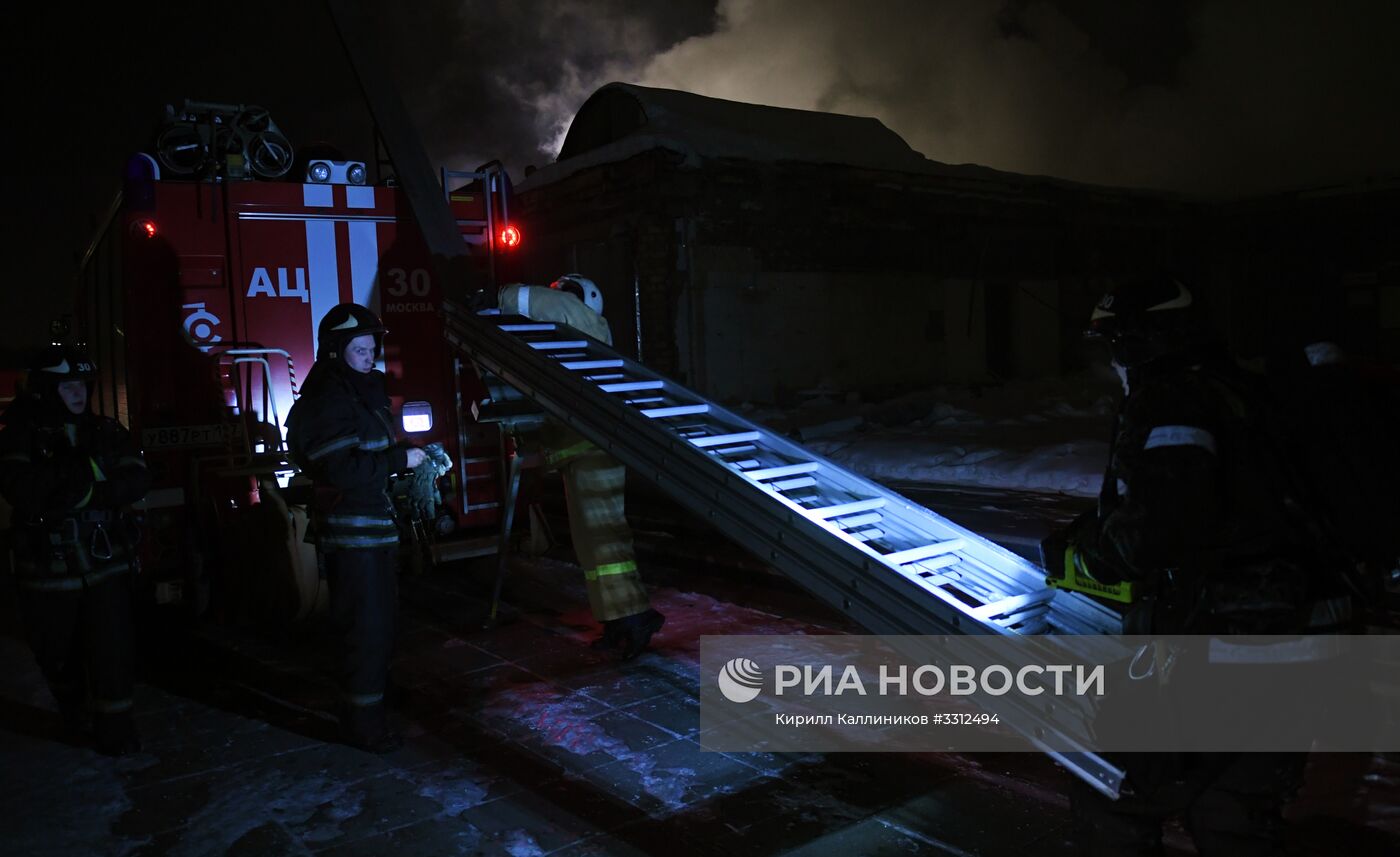 Пожар на прогулочном теплоходе в Москве