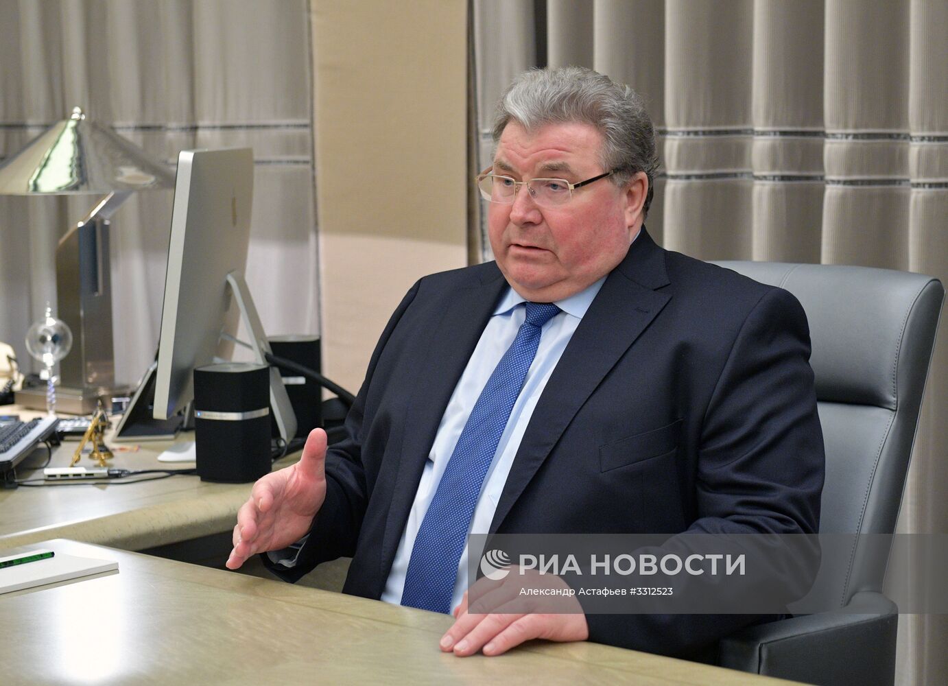 Премьер-министр РФ Д. Медведев встретился с главой Республики Мордовия В. Волковым