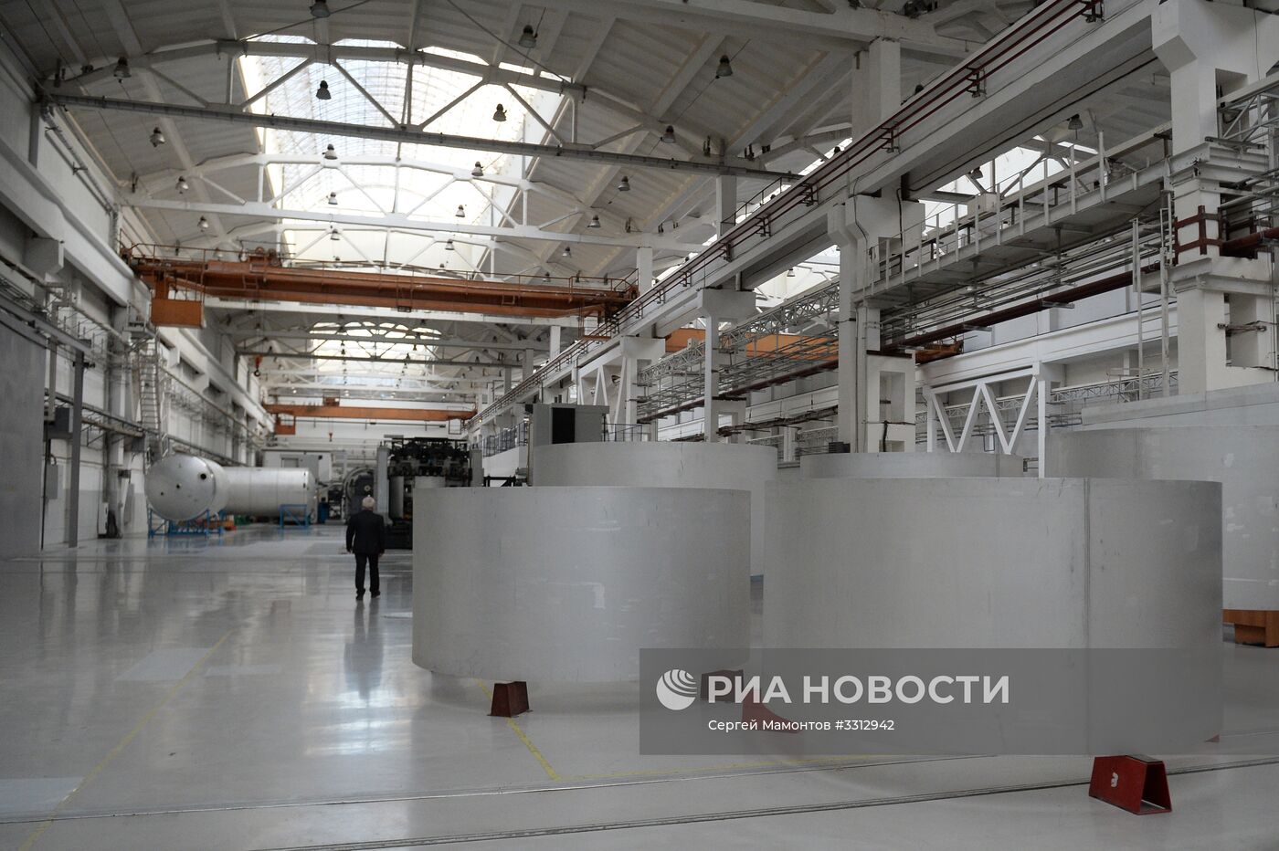 Вице-премьер РФ Д. Рогозин посетил производственное объединение "Полет" в Омске