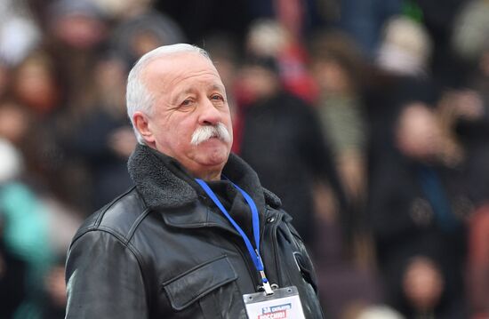 Митинг в поддержку кандидата в президенты РФ В. Путина