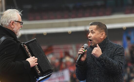 Митинг в поддержку кандидата в президенты РФ В. Путина