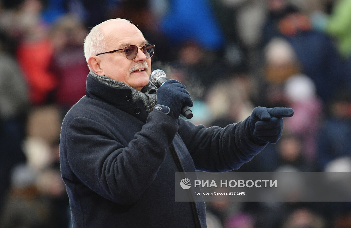 Митинг в поддержку кандидата в президенты РФ В. Путина