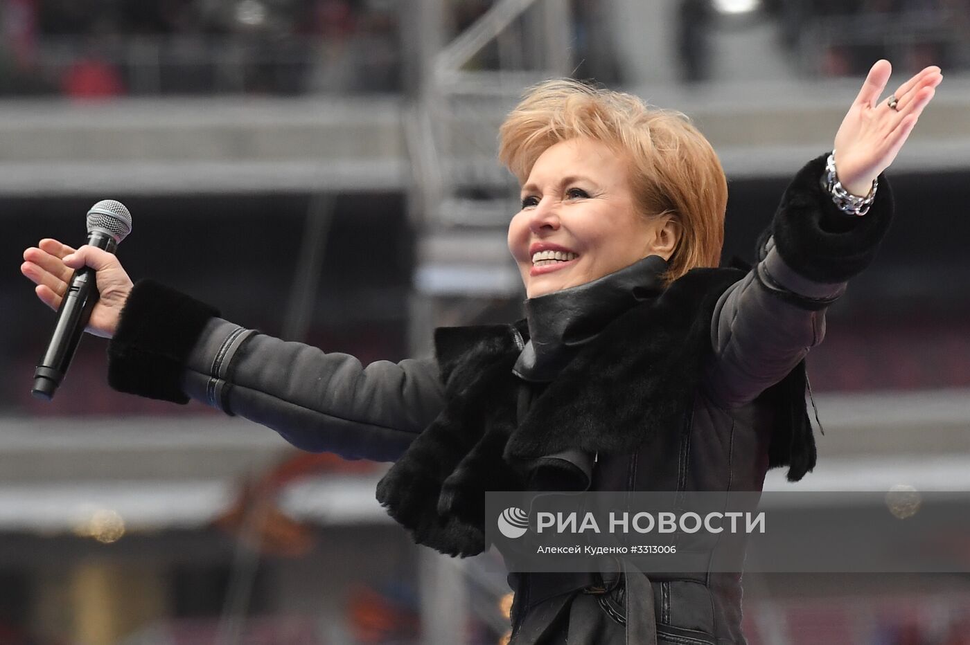 Митинг в поддержку кандидата в президенты РФ В. Путина