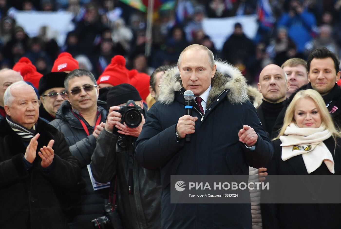 Митинг в поддержку кандидата в президенты РФ В. Путина