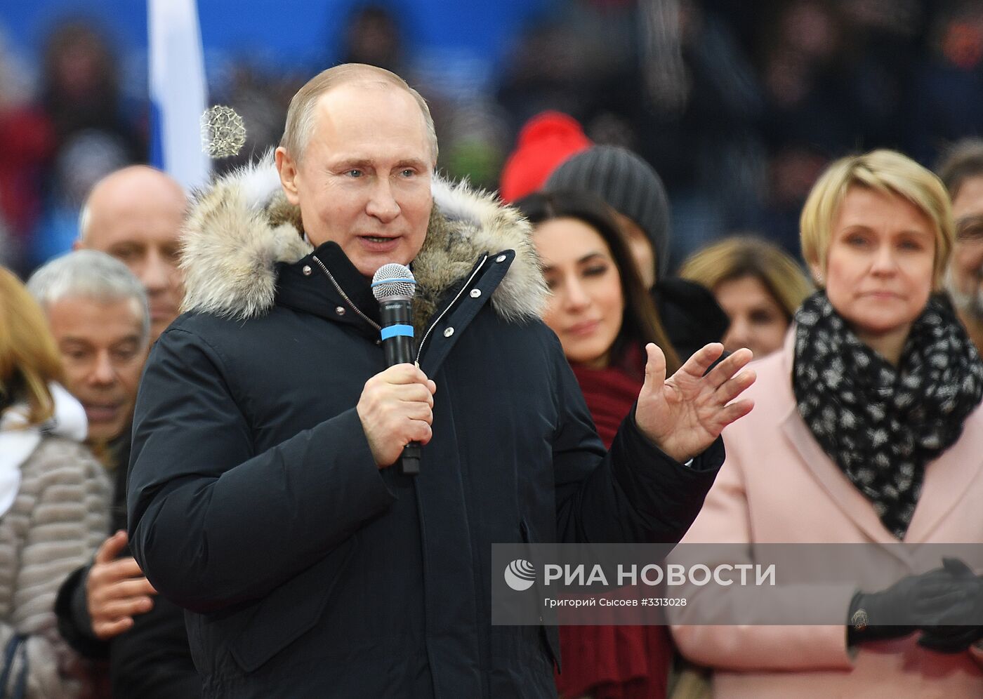 Митинг в поддержку кандидата в президенты РФ В. Путина