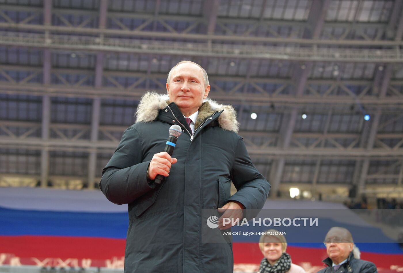 Митинг в поддержку кандидата в президенты РФ В. Путина