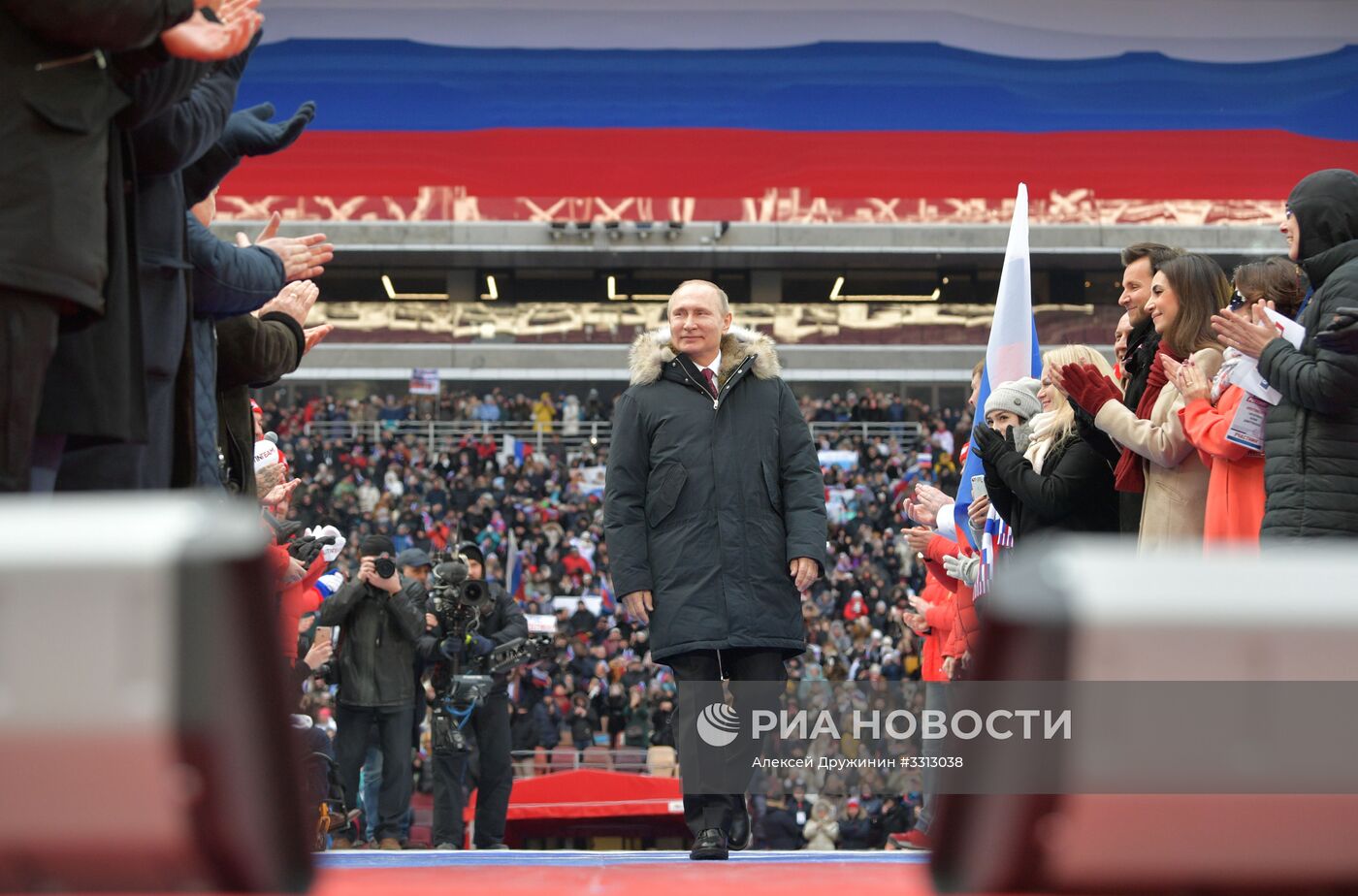 Митинг в поддержку кандидата в президенты РФ В. Путина