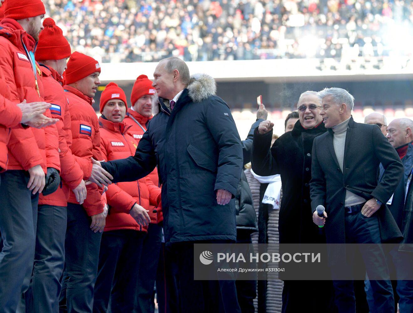 Митинг в поддержку кандидата в президенты РФ В. Путина