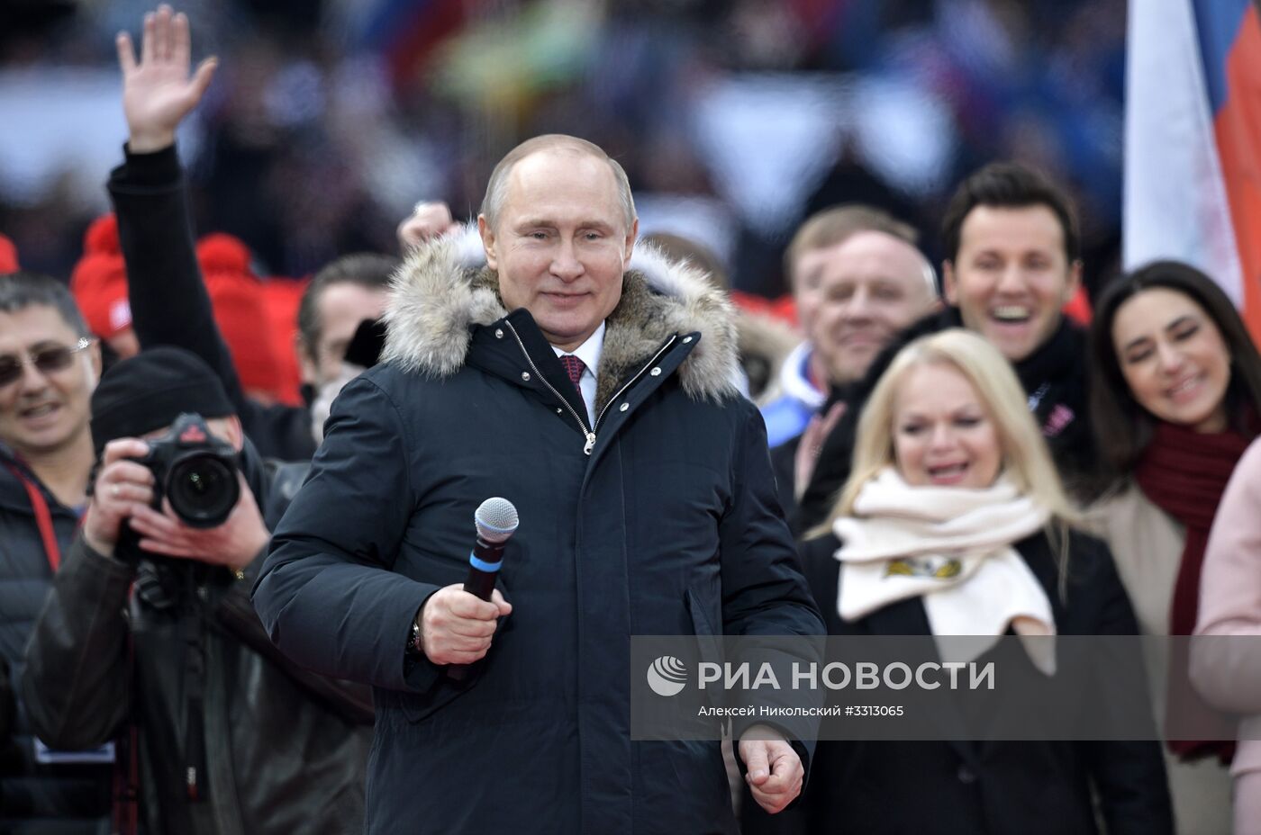 Митинг в поддержку кандидата в президенты РФ В. Путина