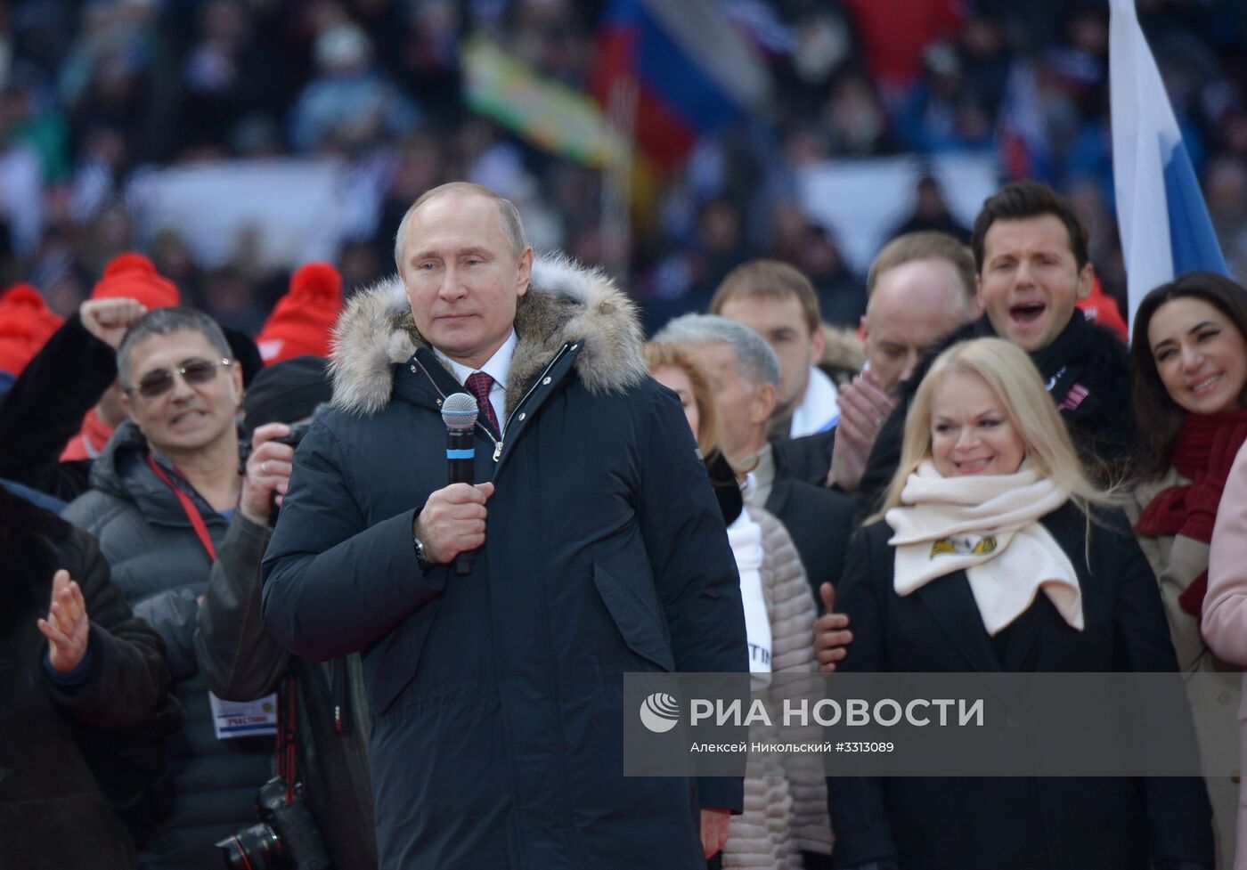 Митинг в поддержку кандидата в президенты РФ В. Путина